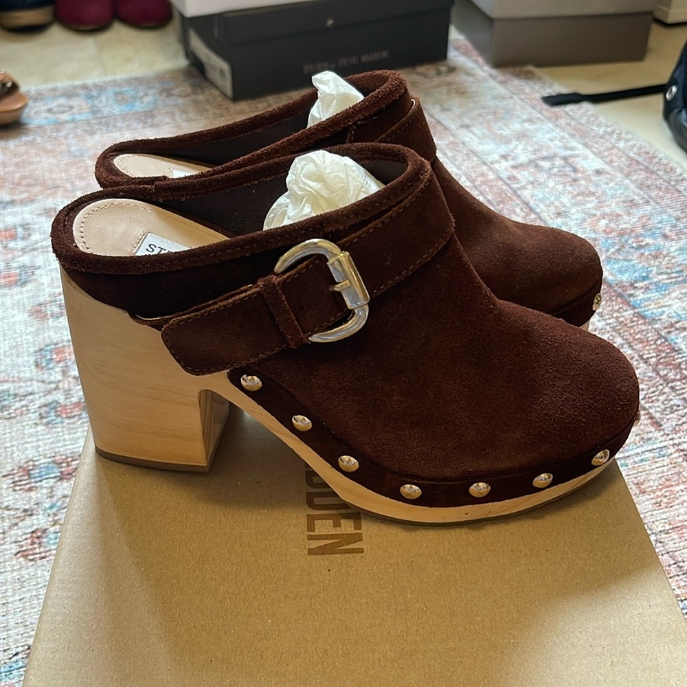 Steve Madden Brown Suede Clogs